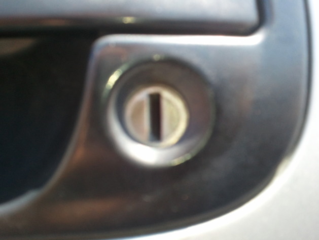 Honda Civic, Did someone try to break in or is it just a worn key hole