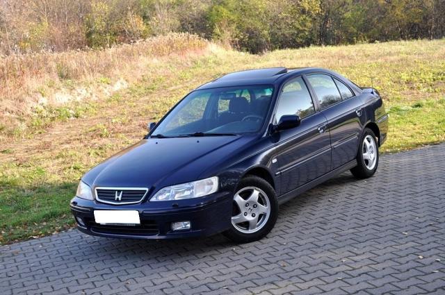 How does a sunroof in Honda Accord VI work