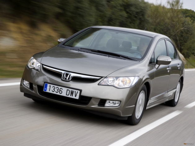 Which is better Honda civic 2006 or vw Passat 2006 - 1