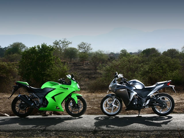 Which looks better: a Kawasaki Ninja 250r or a Honda CBR250R - 1